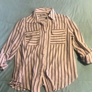 Medium woman’s stripe button up